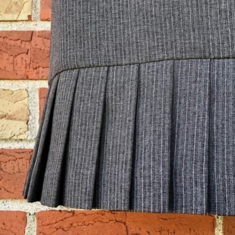 Tahari ASL Two Piece Striped Plisse Hem Gray Pink Jacket Skirt Set โค๏ธ - Picture 11 of 15